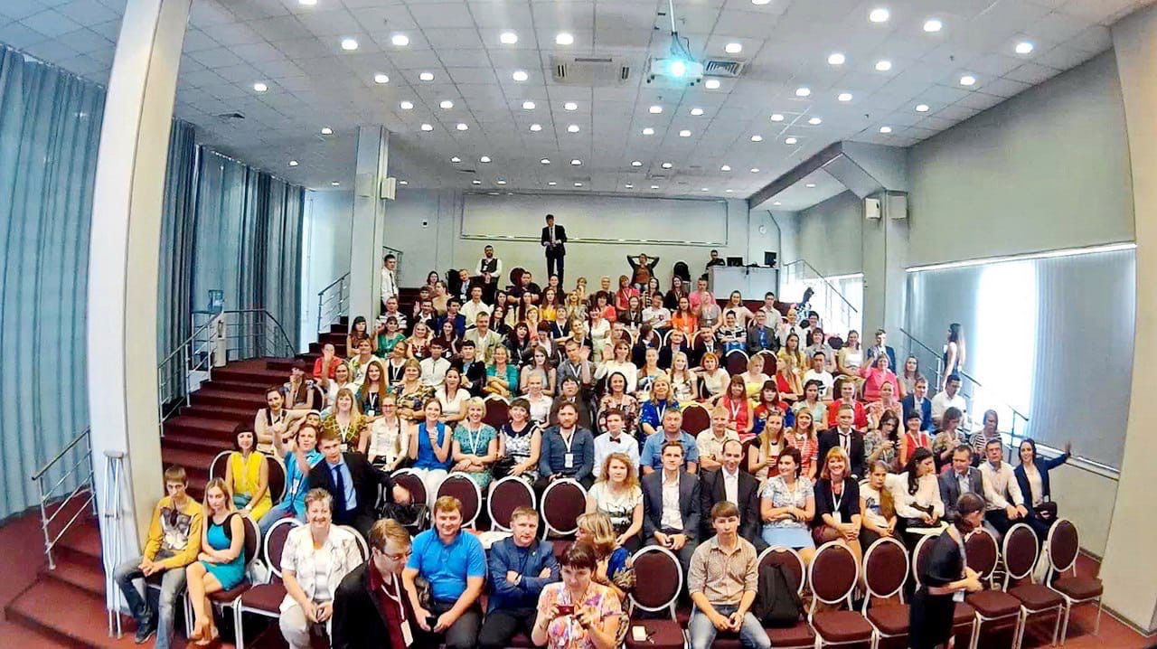 РОСДЕТСТВО проводит аккредитацию физических и юридических лиц как общественных представителей