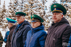 16-sY-FgmSZG04.jpg